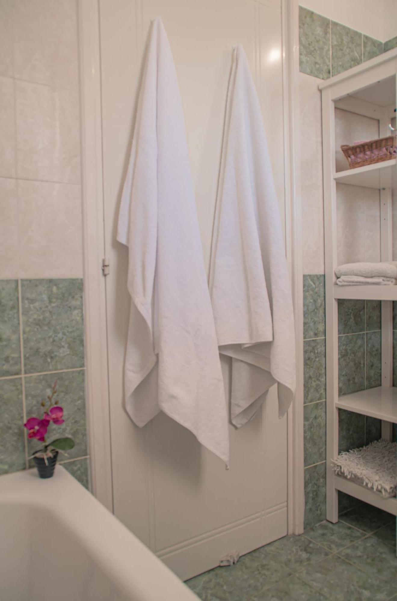 Cozy 1 Bedroom Apartment In Walking Distance To The Municipal Beach Paphos Buitenkant foto